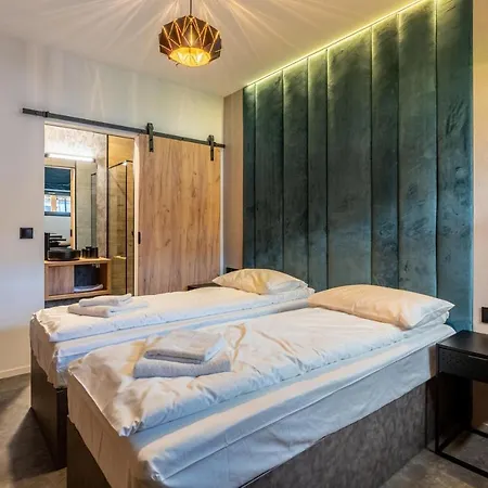 فندق مبيت وإفطار Ironresorts Niedzwiedzia 25 Sierosław